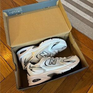 NWT New Balance 530 sneaker white, silver, navy size 8.5